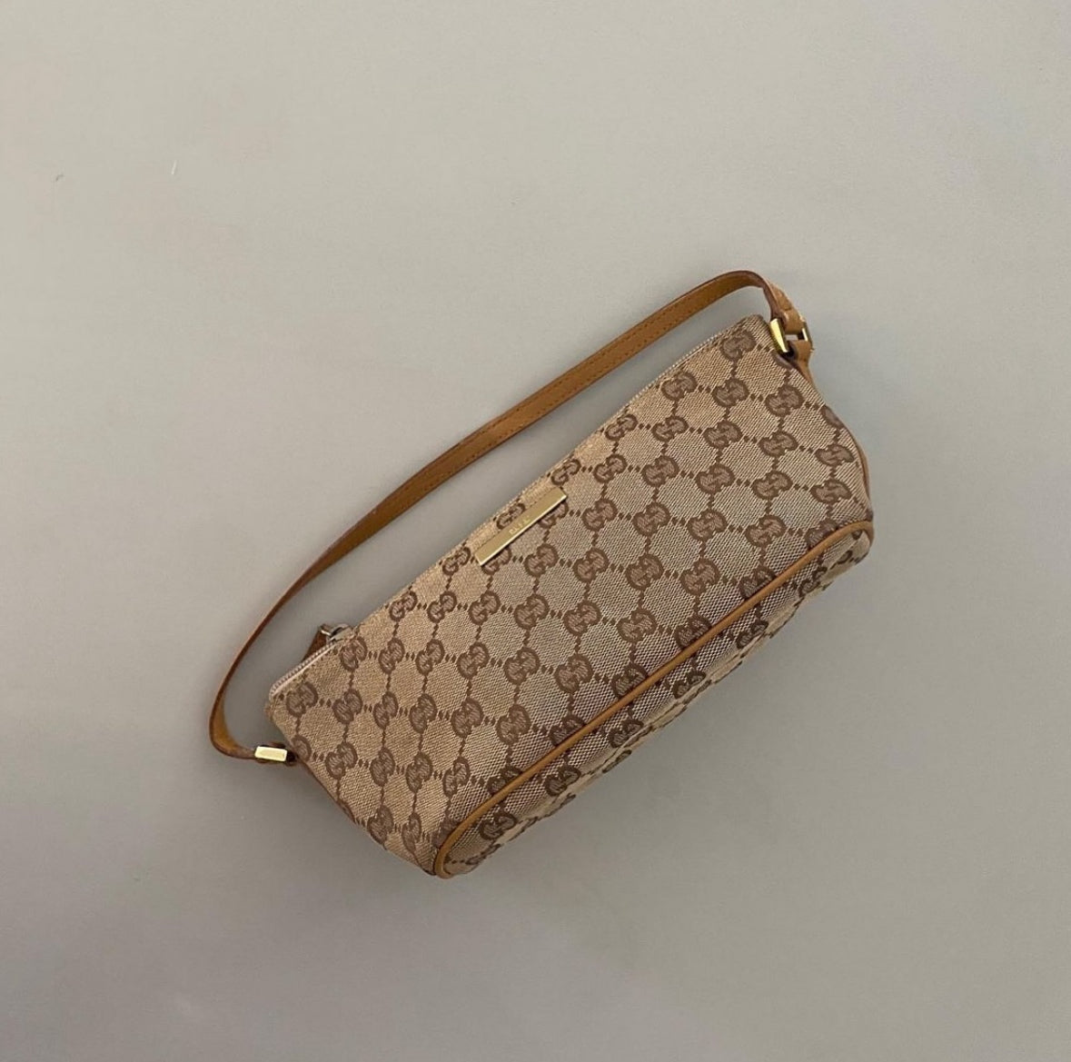 Monogram Pochette