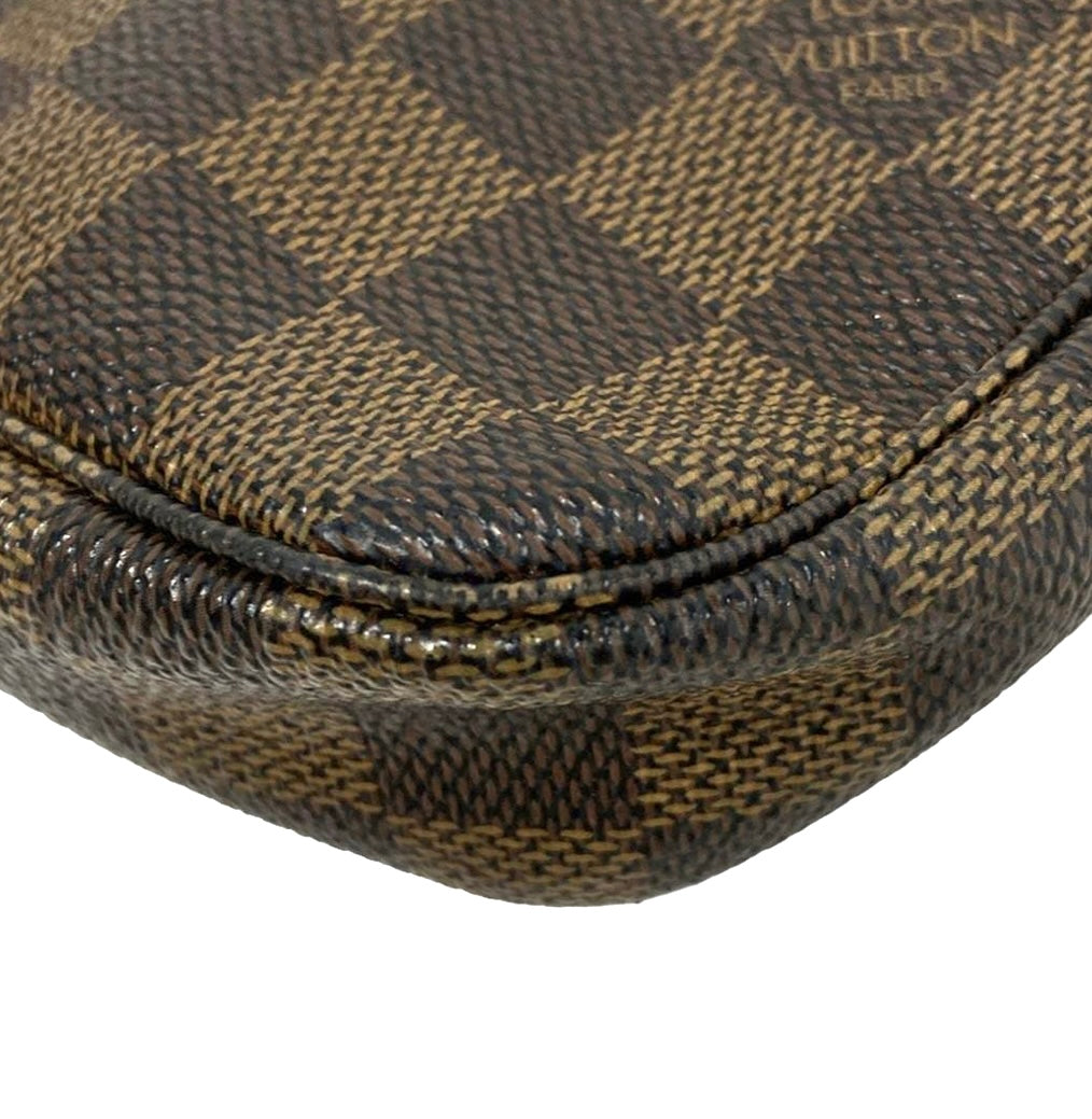 Monogram Pochette